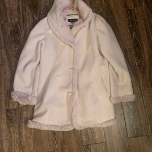 Jones New York Women's White Faux Fur Trim Coat